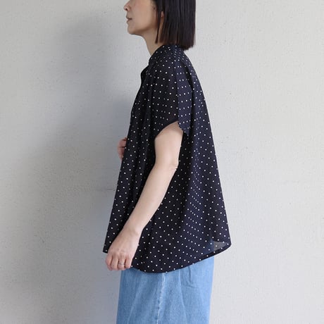**再入荷** soil ソイル　ドットバンドカラーフレンチスリーブシャツ　#ブラック、ネイビー