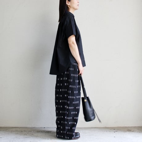 ARTE POVERA アルテポーヴェラ　インドジャガード2タックイージーパンツ　#サンドベージュ、ブラック