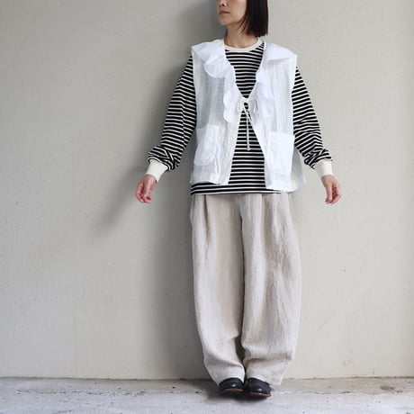 ARTE POVERA アルテポーヴェラ　リネン＆コットンMIXギャザーカラーベスト　#ブラック、ホワイト