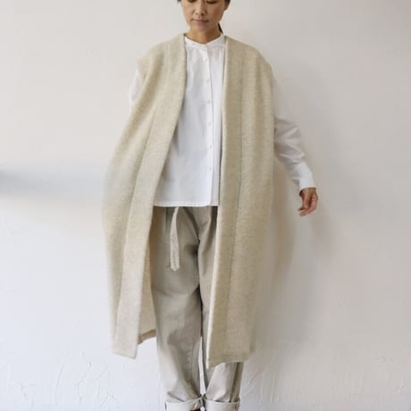 ARTE POVERA アルテポーヴェラ　リサイクルウールパイルロングベスト　#生成りベージュ、ライトグレー