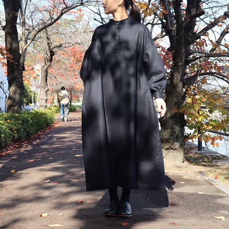 **再々入荷** LinenYa リネンヤ　ウール長袖スタンドカラーワンピース　#ブラック、ネイビー、グレー