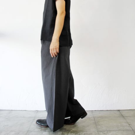 TRAVAIL MANUEL トラバイユマニュアル　ハイツイストポプリンルーズバギーパンツ　#チャコール、ブラック