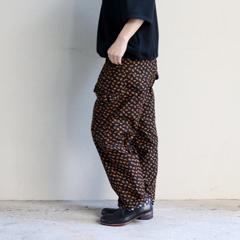 homspun ホームスパン キャラコ小花プリントフリルポケットパンツ