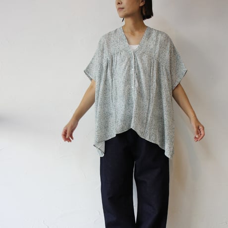 TRAVAIL MANUEL トラバイユマニュアル フラワープリントフレンチギャザーブラウス　#オフ白、イエロー