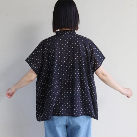 **再入荷** soil ソイル　ドットバンドカラーフレンチスリーブシャツ　#ブラック、ネイビー