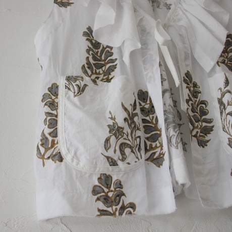 ARTE POVERA アルテポーヴェラ　インド草木染めハンドプリントギャザーカラーベスト　#オフ白