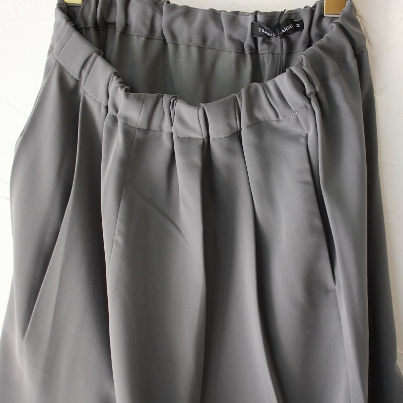 TRAVAIL MANUEL トラバイユマニュアル Wサテンコクーンパンツ