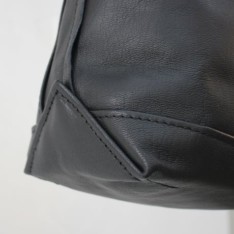 TEMBEA テンベア　GOAT LEATHER BAGUETTE TOTE SMALL　#ブラック　【送料無料】