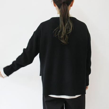 homspun ホームスパン　メリノウールVネックプルオーバー　#ブラックｘチャコール