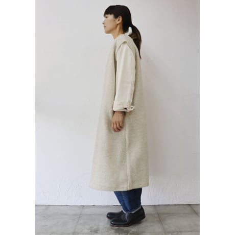 ARTE POVERA アルテポーヴェラ　リサイクルウールパイルロングベスト　#生成りベージュ、ライトグレー