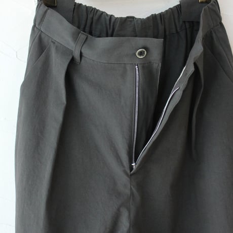 atelier naruse アトリエナルセ　コットンツイルタックパンツ　cotton twill tuck pants　#ピンク、チャコール