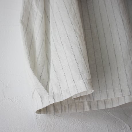 KHA:KI カーキ　FOIL PRINT STRIPE DRESS　#ecru 【送料無料】