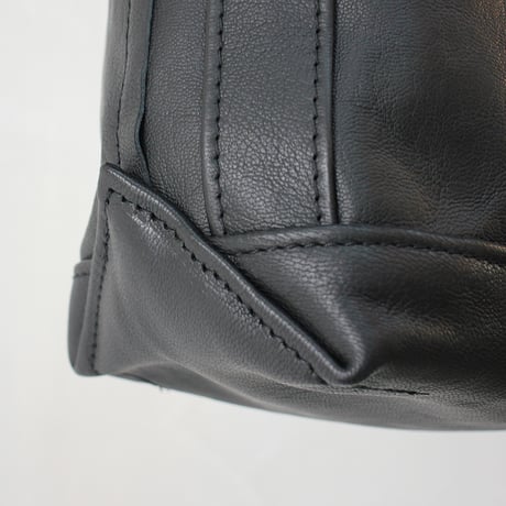TEMBEA テンベア　GOAT LEATHER BAGUETTE TOTE SMALL　#ブラック　【送料無料】
