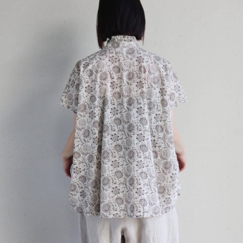 soil ソイル フラワーフリルカラーフレンチスリーブシャツ #ブラック