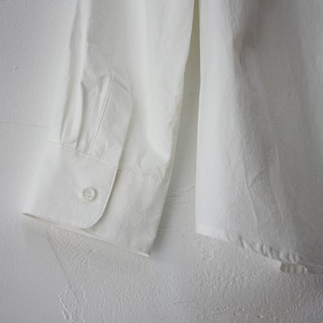**再入荷** atelier naruse アトリエナルセ　コットンバンドカラーシャツ　#ホワイト、ブラック　【送料】