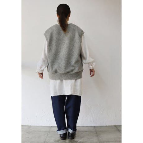 ARTE POVERA アルテポーヴェラ　リサイクルウールパイルベスト　#生成りベージュ、ライトグレー