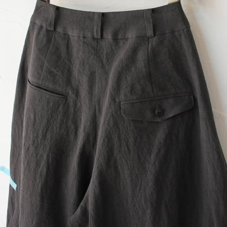 **2026s/s分到着** atelier naruse アトリエナルセ　リネンコクーンダーツパンツ　linen cocoon darts pants　#ベイジュ、チャコール