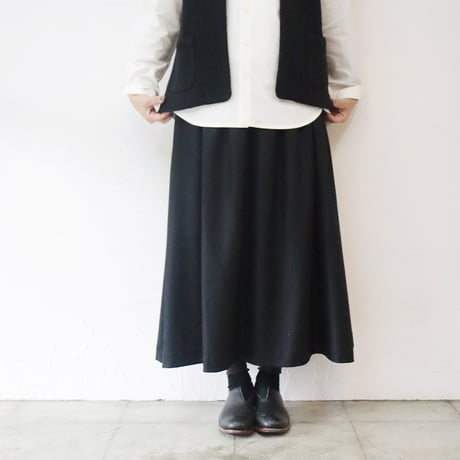 **またまた再入荷** atelier naruse アトリエナルセ  wool jersey gathered skirt ウールジャージーギャザースカート #キナリ、ブラック　【送料無料】