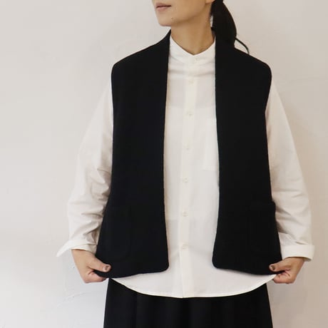 atelier naruse アトリエナルセ　pure wool bouclé vest　ピュアウールブークレベスト　#ブラック、オリーブ　【送料無料】