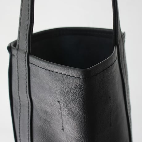 TEMBEA テンベア　GOAT LEATHER BAGUETTE TOTE MINI　#ブラック　【送料無料】
