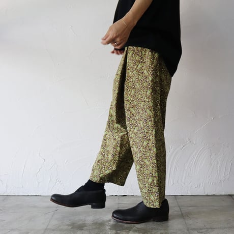 **再入荷**TRAVAIL MANUEL トラバイユマニュアル　ボタニカルプリントスラントリボンパンツ　#グリーン、ブラック