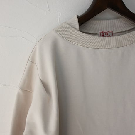 maomade マオメイド　きれいめしっかり裏毛変形ネックタック入りプルオーバー