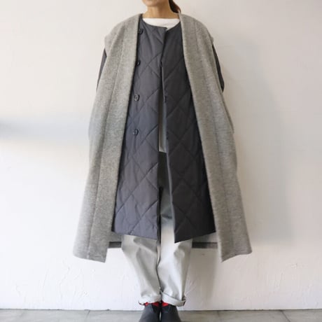 ARTE POVERA アルテポーヴェラ　リサイクルウールパイルロングベスト　#生成りベージュ、ライトグレー