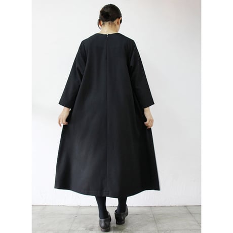 **再入荷**Linenya リネンヤ　ウールサイドギャザーワンピース　#ブラック　【送料無料】