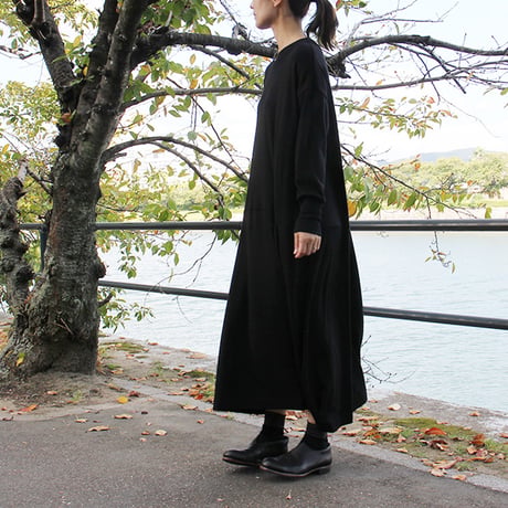 **またまた再入荷**atelier naruse アトリエナルセ　wool cocoon one-piece　ウールコクーンワンピース　【送料無料】