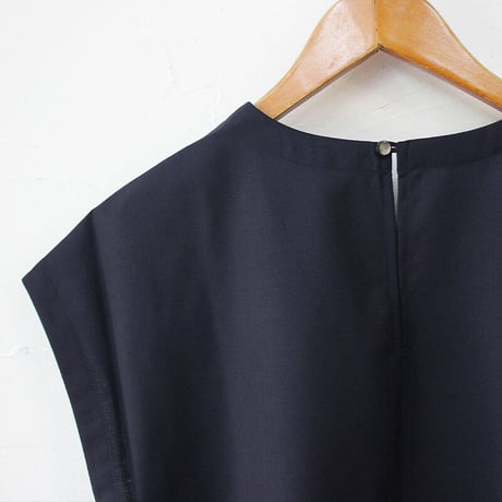 **またまた再入荷** homspun ホームスパン　ウールトロピカルクロスノースリーブブラウス　#チャコール、ネイビー　【送料無料】