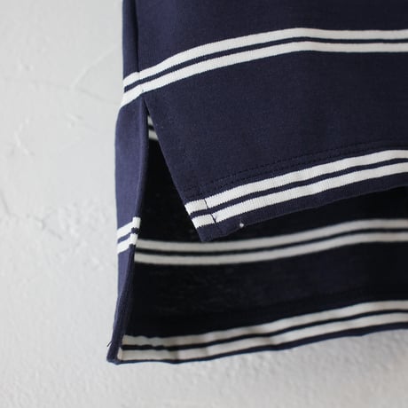 TRAVAIL MANUEL トラバイユマニュアル　オーガニックボーダースリットTシャツ　#オフ白、ネイビー