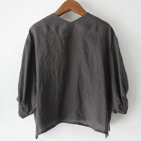 atelier naruse アトリエナルセ　linen stitch V-neck blouse　リネンステッチVネックブラウス