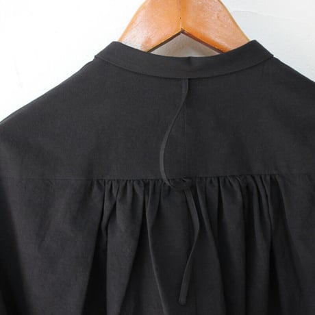 SUSURI ススリ　ヘムレンシャツ　#greenish black , off white