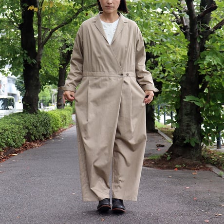 atelier naruse アトリエナルセ　コットンカシュクールジャンプスーツ　cotton cache-coeur jumpsuit　#ベイジュ、ブラック