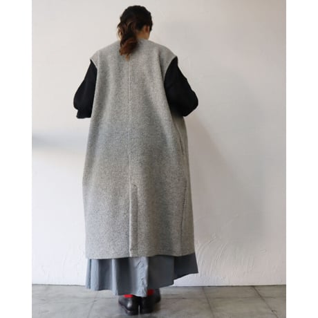 ARTE POVERA アルテポーヴェラ　リサイクルウールパイルロングベスト　#生成りベージュ、ライトグレー