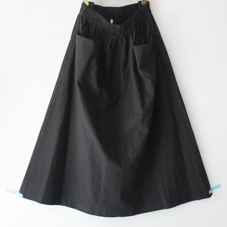 **またまた再々入荷** atelier naruse アトリエナルセ　ダウンプルーフコットンカットインポケットスカート down proof cotton cut-in pocket skirt