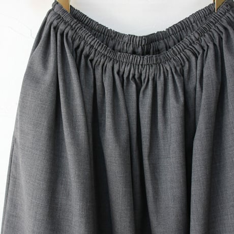 **またまた再入荷**　homspun ホームスパン　ウールトロピカルクロスギャザースカート　#ベージュ、チャコール、ネイビー　【送料無料】