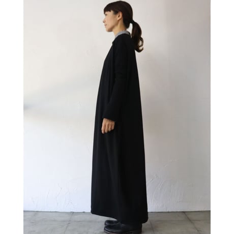 CAERULA カエルラ　ウォッシャブルウールワンピース　#ブラック、レッド、グリーン