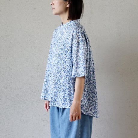 **再入荷**LinenYa リネンヤ　コットンボイルフラワープリントバンドカラー半袖シャツ　#ネイビー、ホワイト