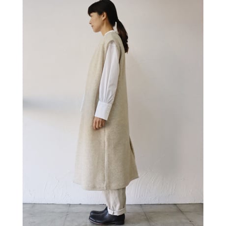 ARTE POVERA アルテポーヴェラ　リサイクルウールパイルロングベスト　#生成りベージュ、ライトグレー