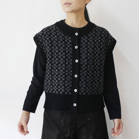 **再入荷** homspun ホームスパン　メリノウール前開きベスト　#アイボリーｘブルー、ブラックｘチャコール