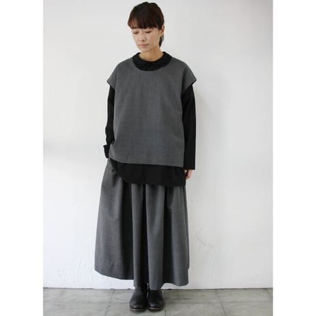 **またまた再入荷** homspun ホームスパン　ウールトロピカルクロスノースリーブブラウス　#チャコール、ネイビー　【送料無料】