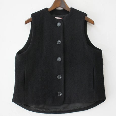 **再入荷**maomade マオメイド　圧縮ウール×タフタ中綿キルトベスト　#キナリ、ブラック