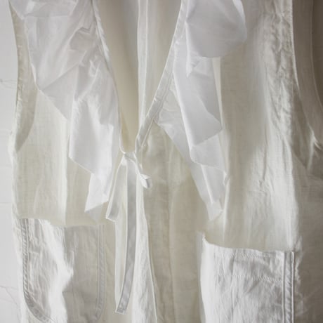 ARTE POVERA アルテポーヴェラ　リネン＆コットンMIXギャザーカラーベスト　#ブラック、ホワイト