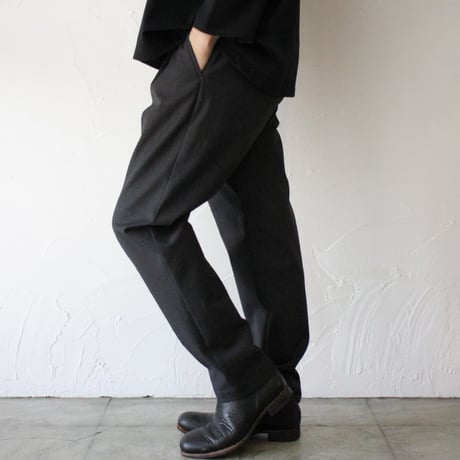**2024s/s分到着** TRAVAIL MANUEL　トラバイユマニュアル　T/Cツイル2タックスラントパンツ　#チャコールグレー、ブラック【送料無料】