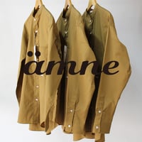 amne アンヌ　バンドカラーロングスリーブシャツ　#amber　【送料無料】