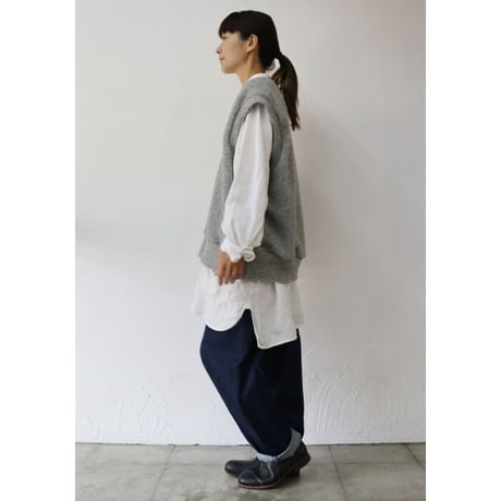 ARTE POVERA アルテポーヴェラ　リサイクルウールパイルベスト　#生成りベージュ、ライトグレー