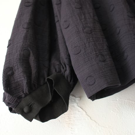MAGALI マガリ　コットンスノードットフリルブラウス　#ホワイト、ブラック