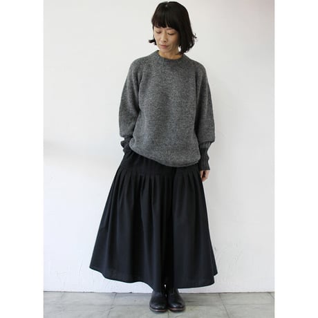 **再入荷** homspun ホームスパン　ウールトロピカルクロス裏付きタックスカート　#ブラック　【送料無料】