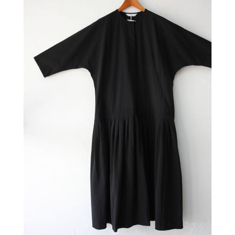 **またまた再入荷** homspun　ホームスパン　コットンラチネ八分袖タックワンピース　#アイアンブルー、ネイビー、ブラック